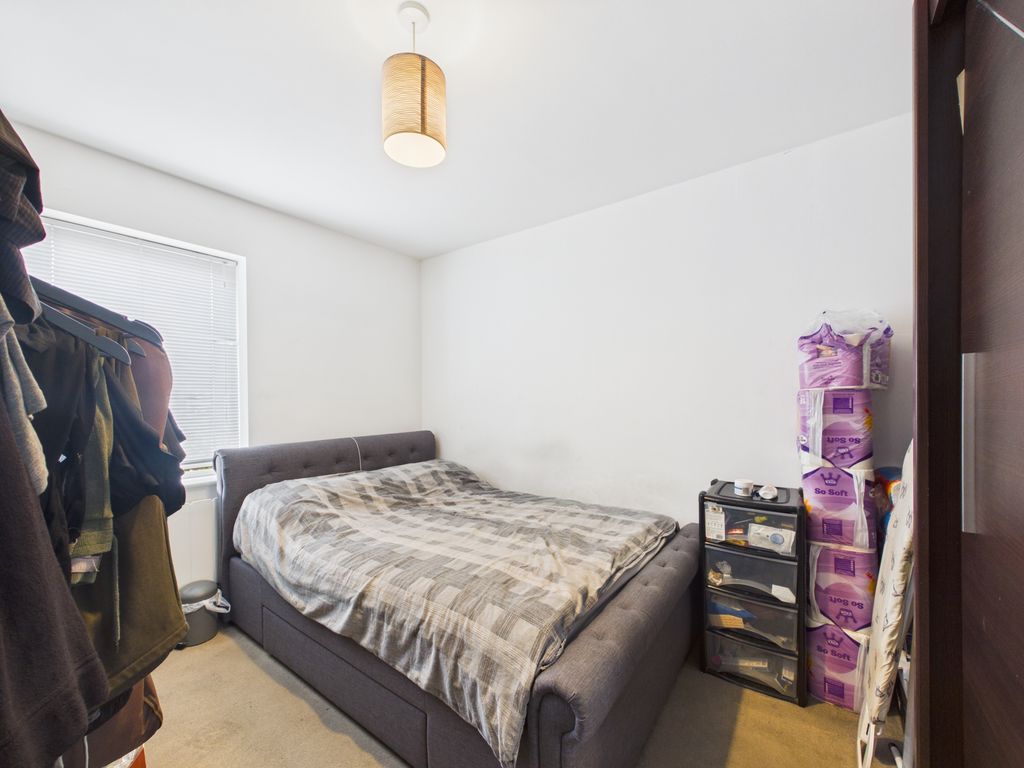 Property photo 3 of 6 Bedroom