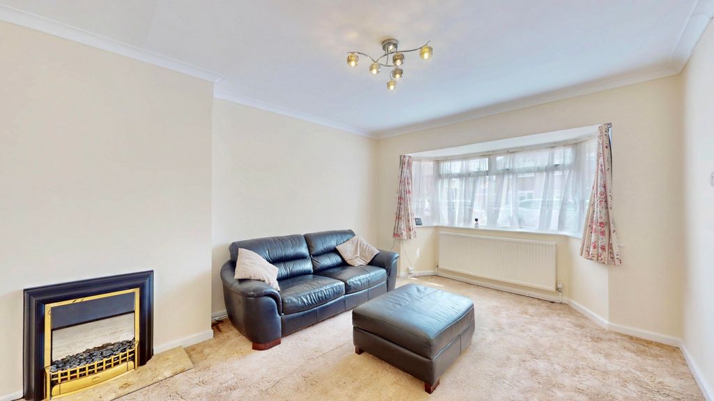 Property photo 3 of 32