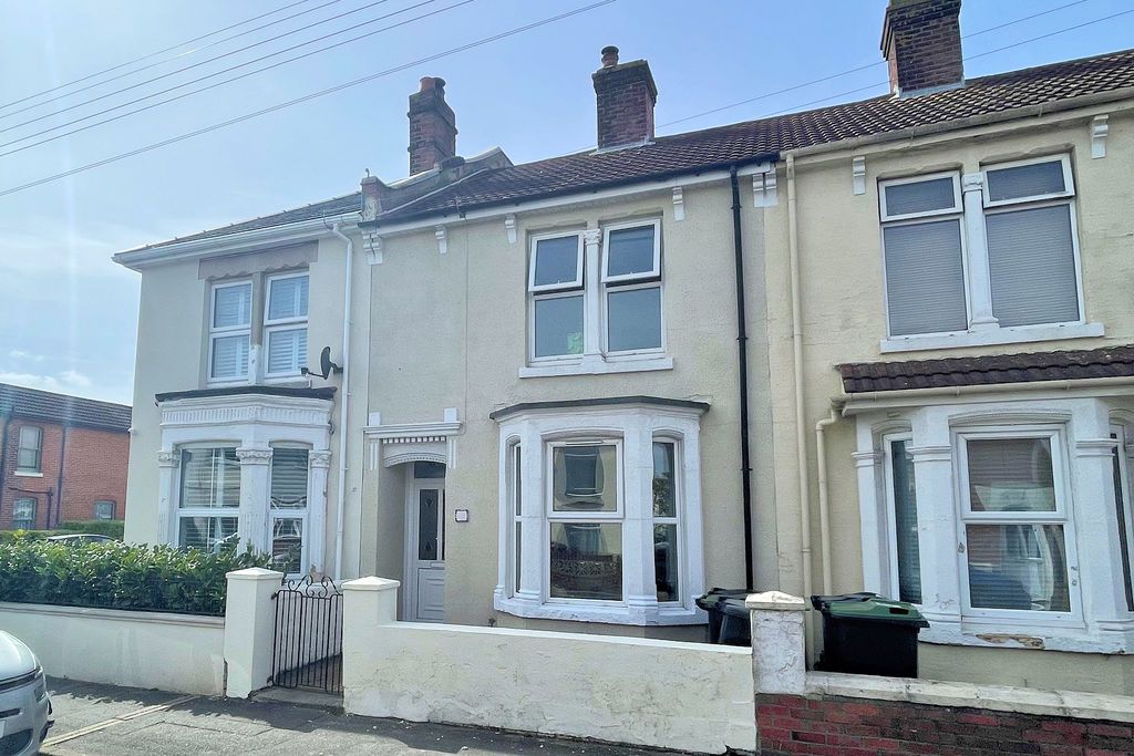 Property photo 1 of 21 Front