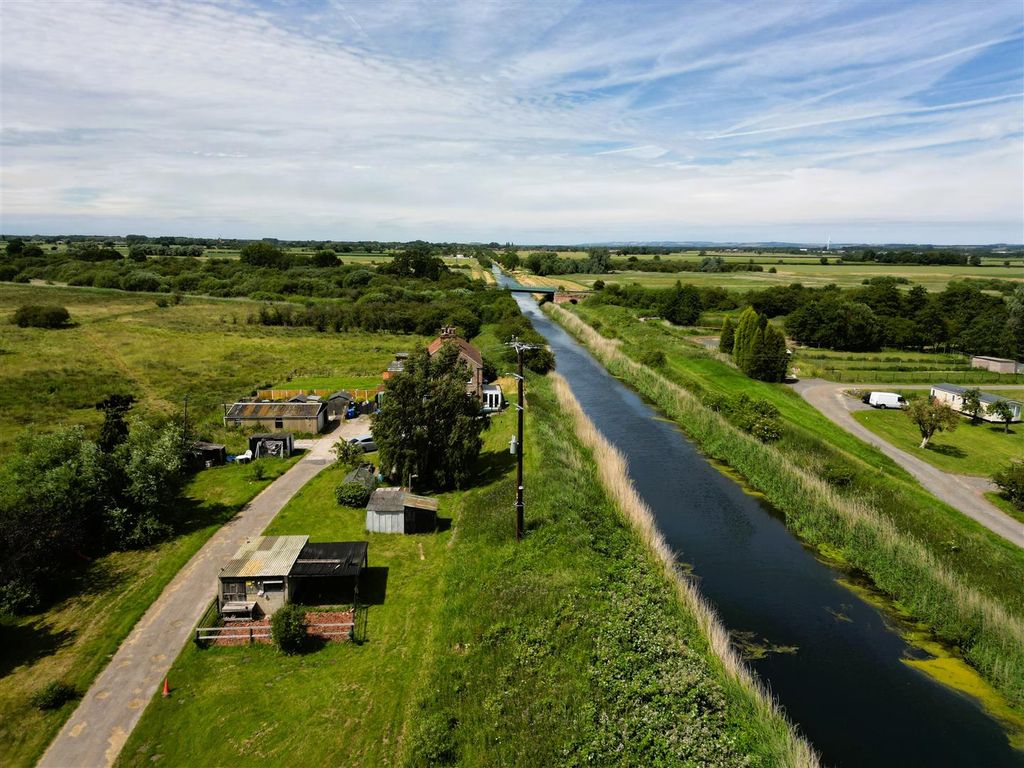 Property photo 2 of 16 Dji_0160.Jpg