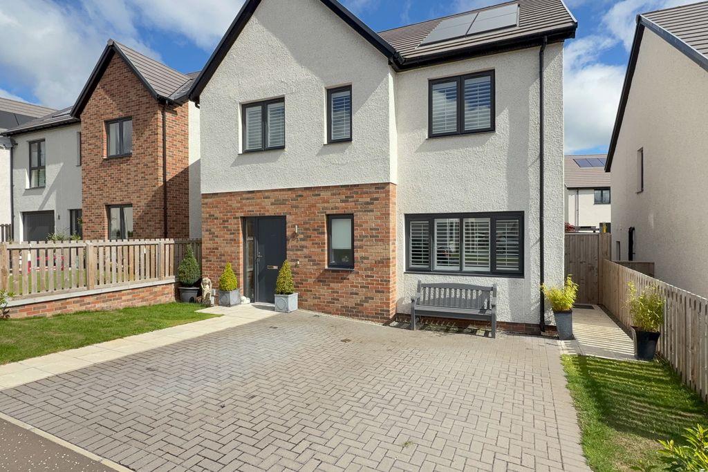 Property photo 1 of 28 Img_4306