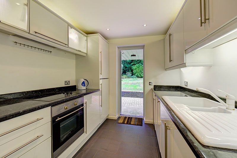 Property photo 3 of 9 Kitchen