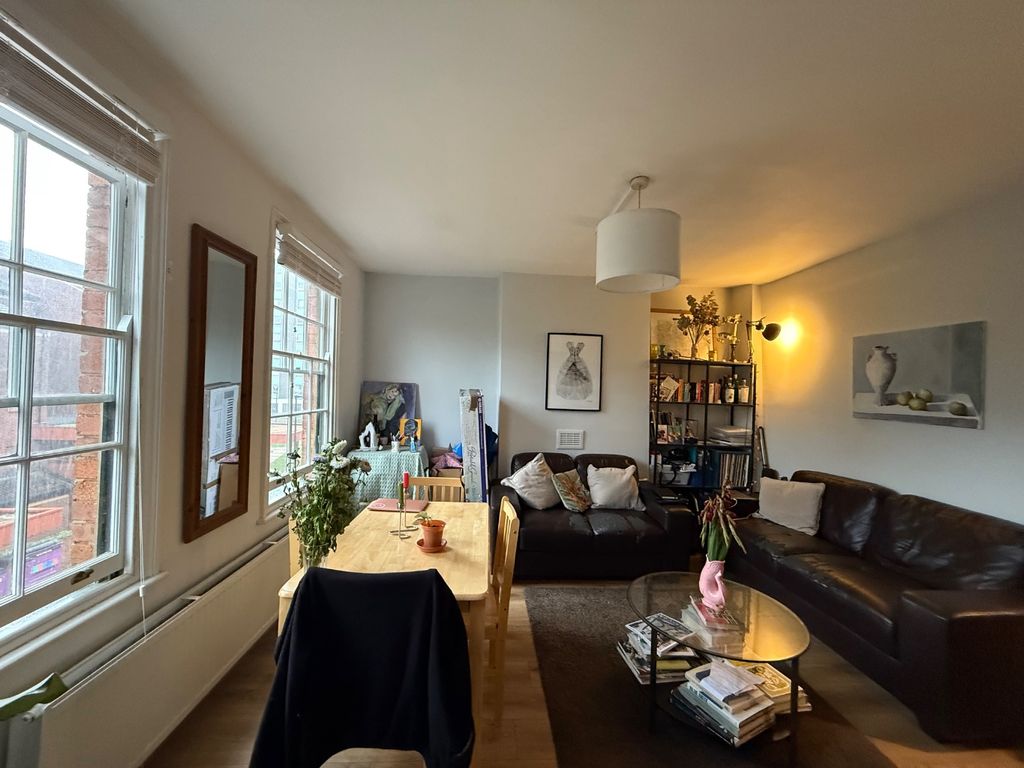 Property photo 2 of 8 4545611