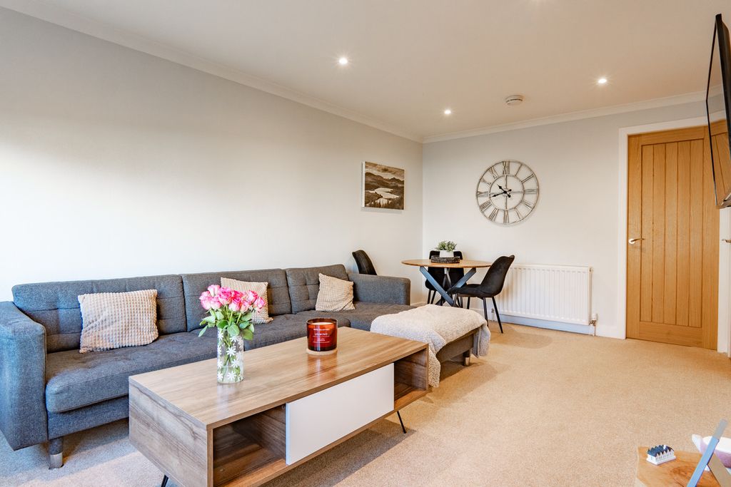 Property photo 3 of 30