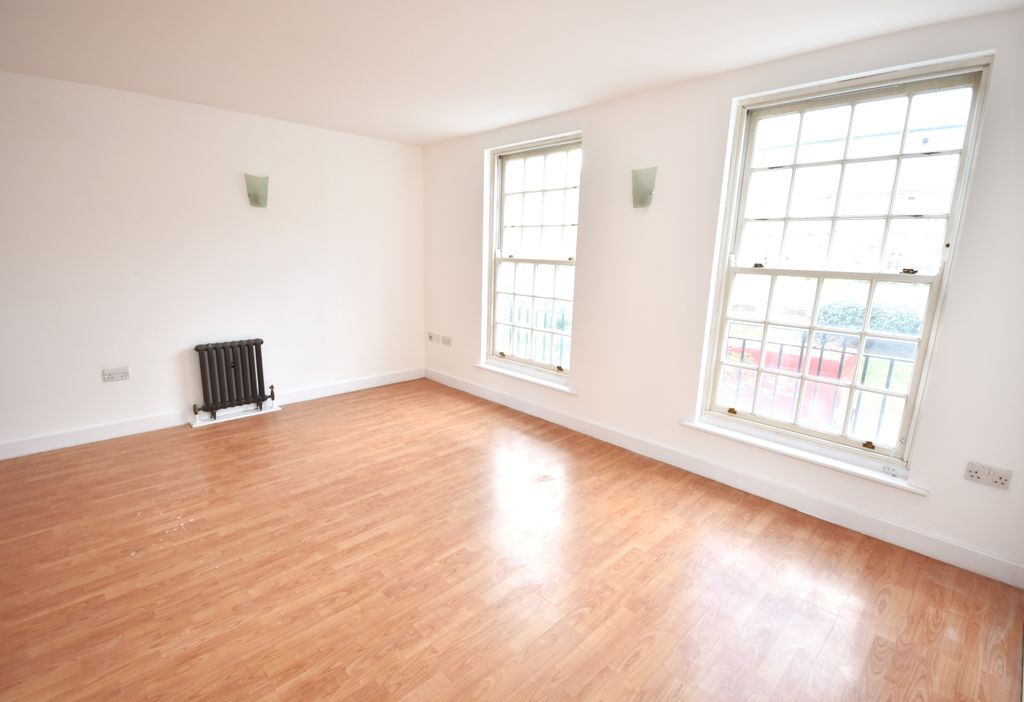 Property photo 3 of 13 Reception 2