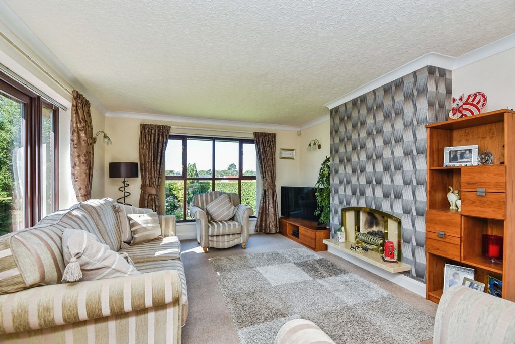 Property photo 3 of 30 Pbox-Img.Jpg