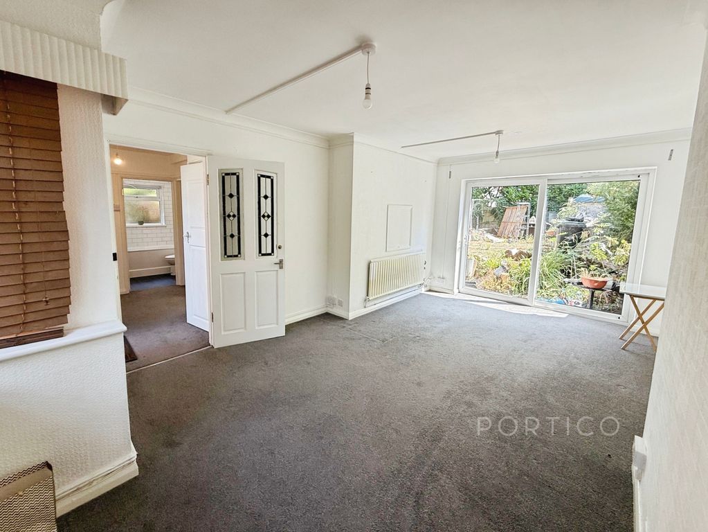 Property photo 1 of 9 1. Frontroom