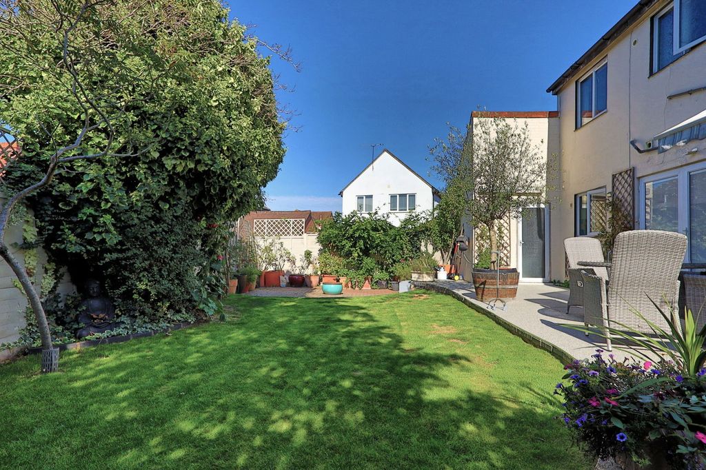 Property photo 2 of 22