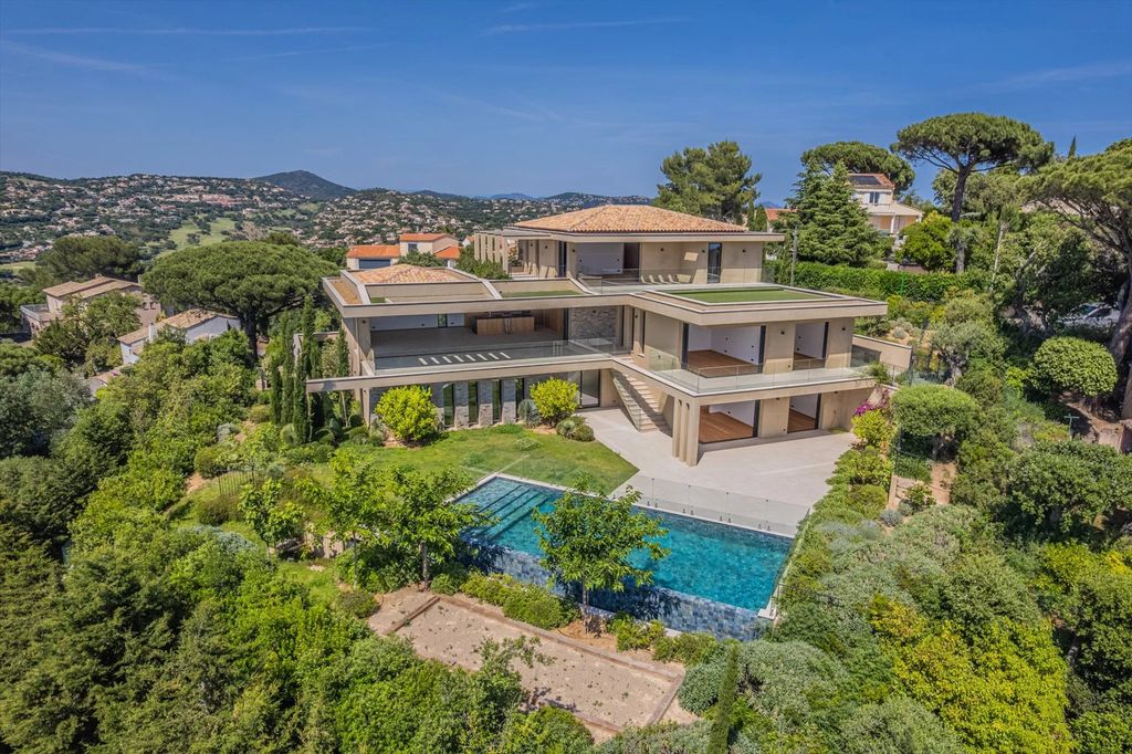 Property photo 1 of 14 Sainte Maxime: Contemporary Villa With Panoramic Ocean Views