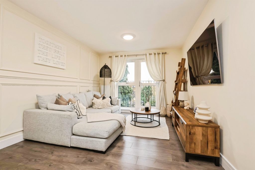 Property photo 3 of 17