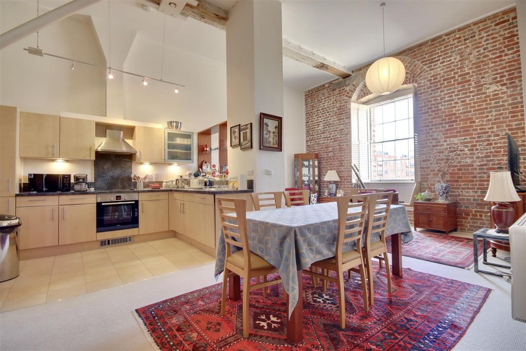 Property photo 1 of 25 3A2Ecbca-A5Be-402D-9300-5F51B00Ded84_1_201_A.Jpeg