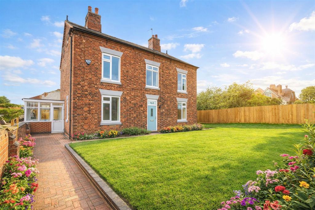 Property photo 1 of 63 79594055-Afd9-4c2F-86A8-E5F613dc4E95.Png