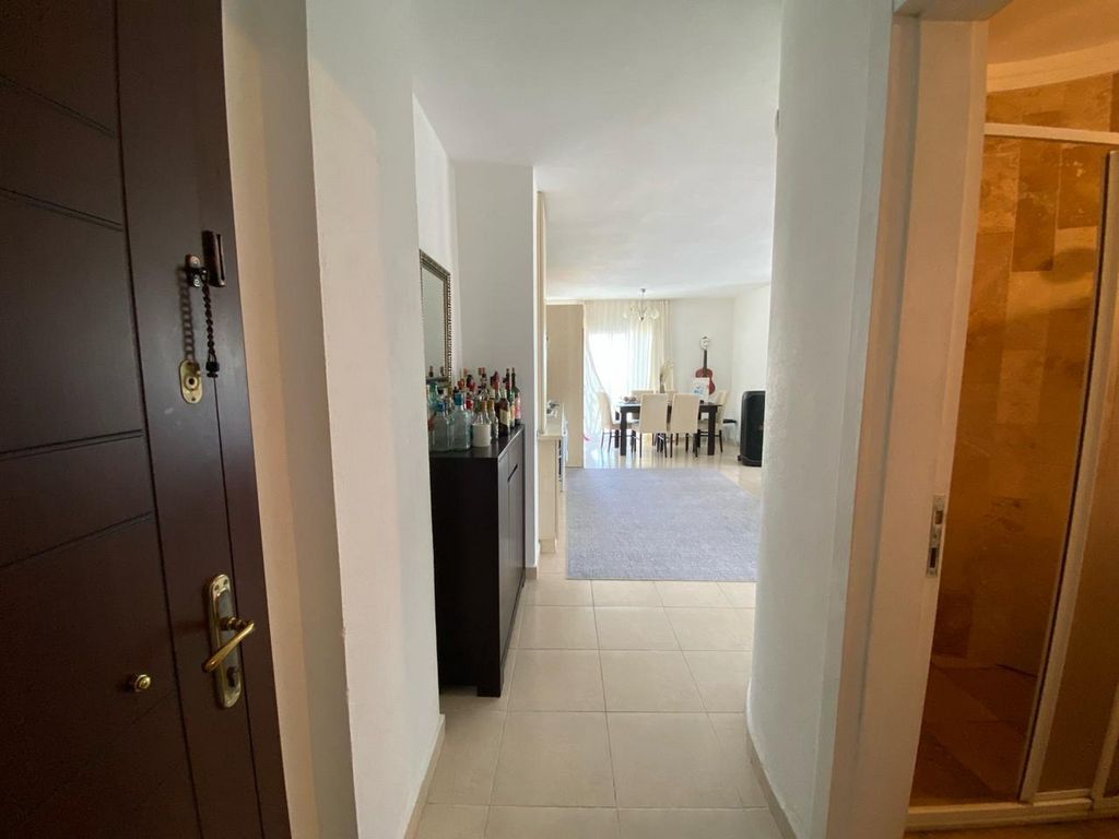 Property photo 3 of 19 Nature View Apartment For Sale In Hisar, Didim - Upon Entering The Apartment