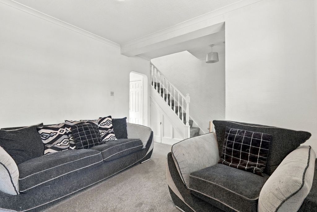 Property photo 3 of 16 5284303