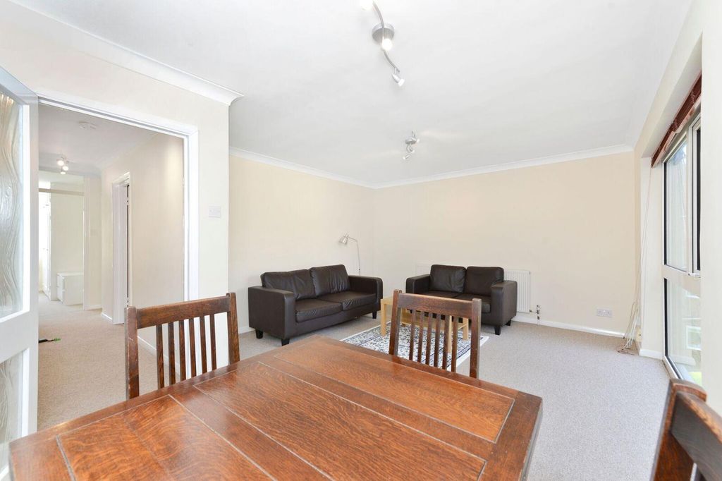 Property photo 3 of 9 Helliwell &amp; Co