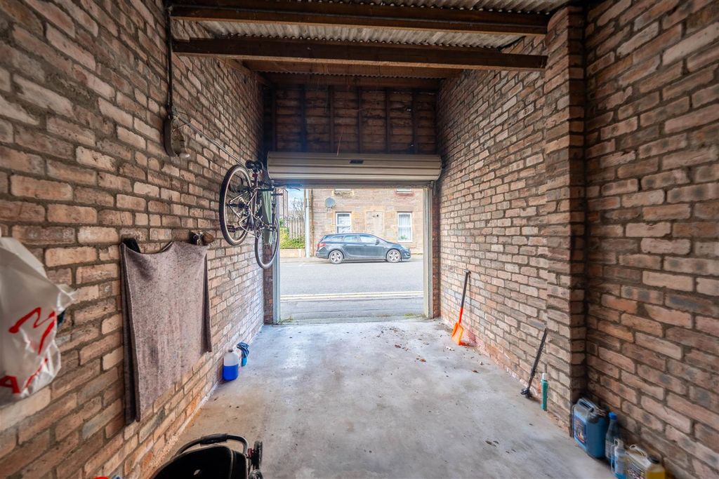 Property photo 2 of 3 Dsc01654-Hdr.Jpg