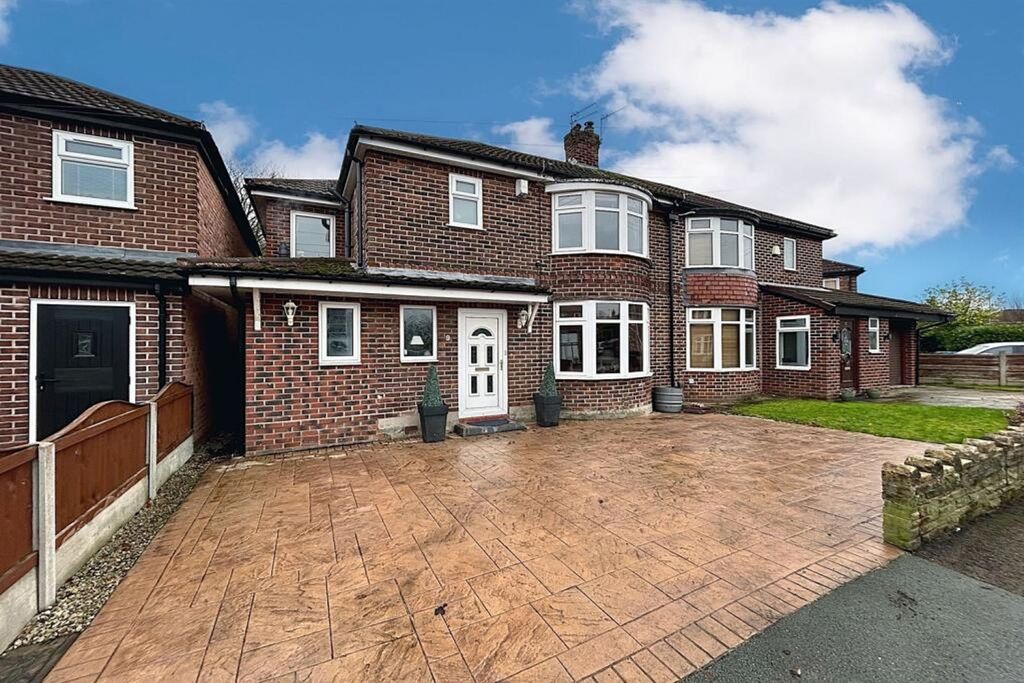 Property photo 1 of 30 Front