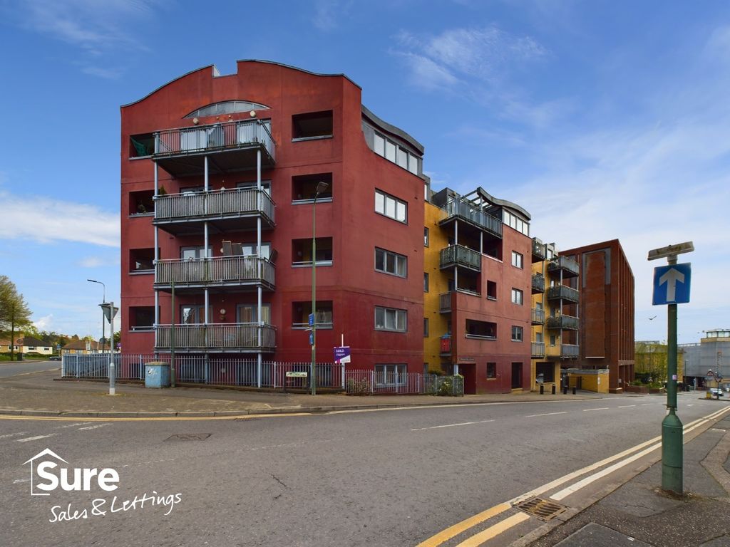 Property photo 1 of 8 1015070