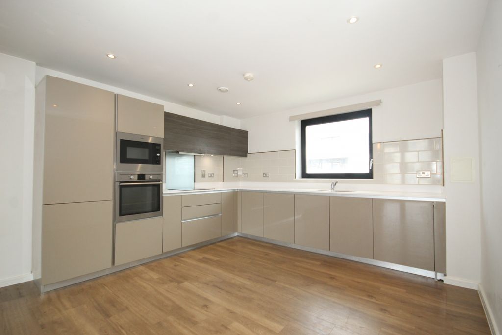 Property photo 1 of 12 Williams Way, Wembley, Middlesex Ha0