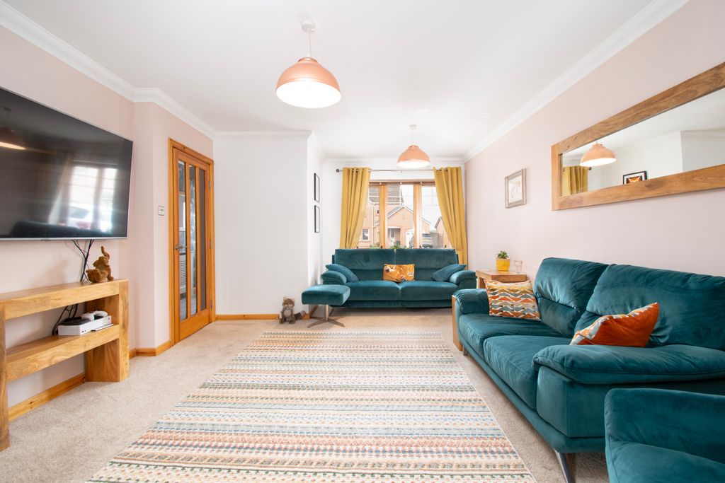 Property photo 3 of 40