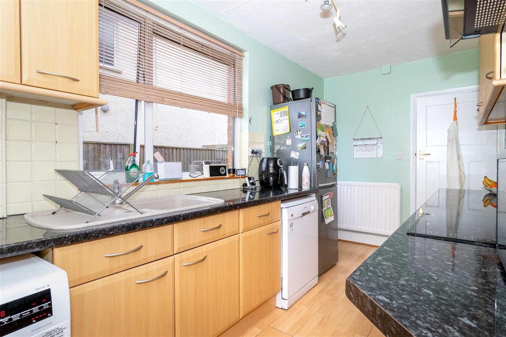 Property photo 3 of 19 Broomfield-05.Jpg