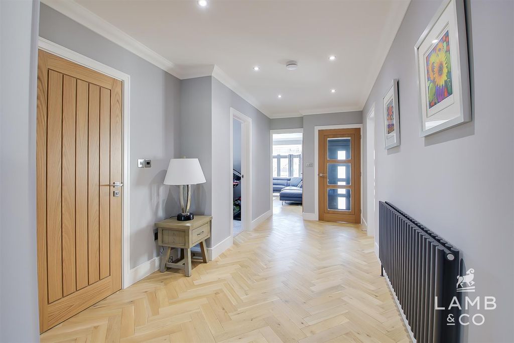 Property photo 3 of 25