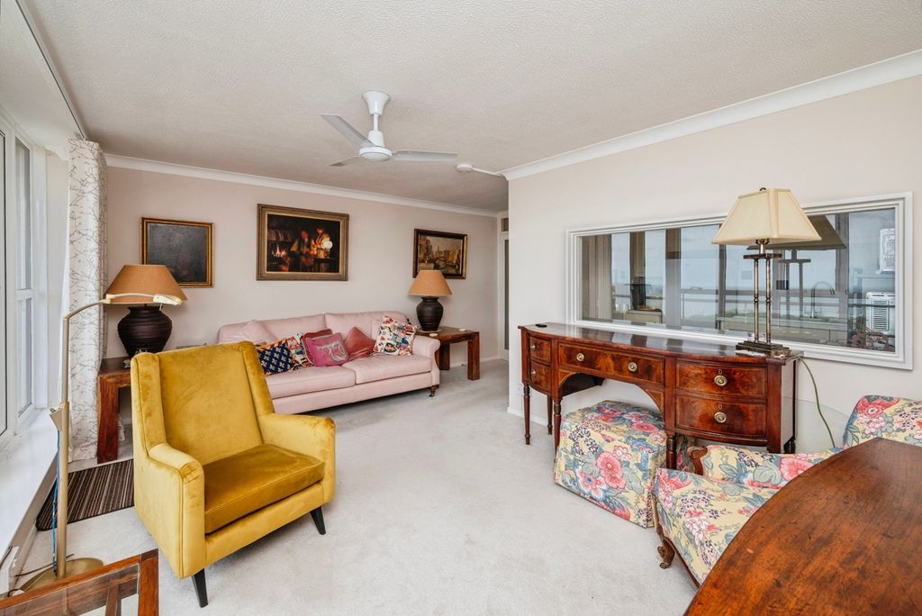 Property photo 2 of 11 Pbox-Img.Jpg