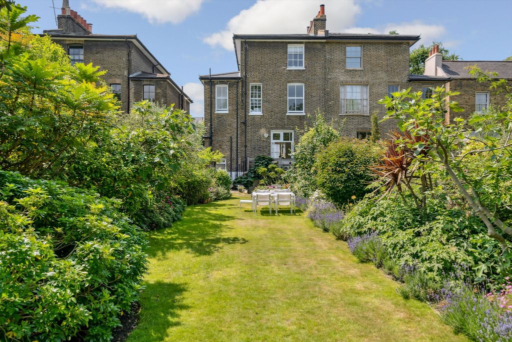 Property photo 3 of 23 Image