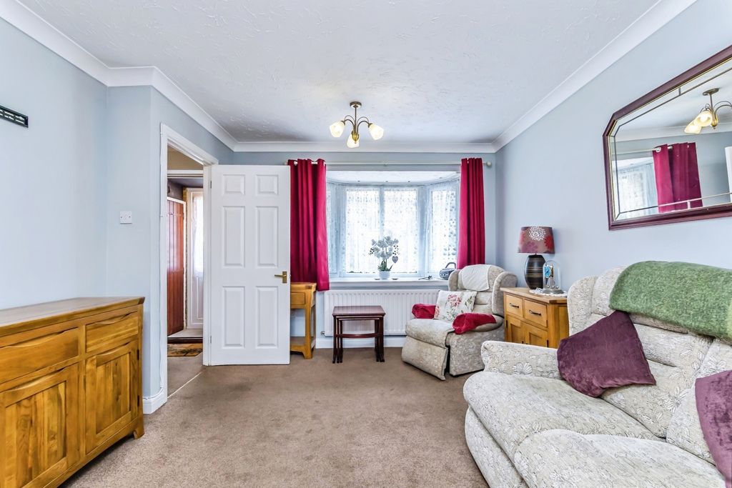 Property photo 2 of 17 Photo