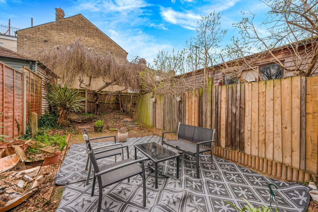 Property photo 2 of 15