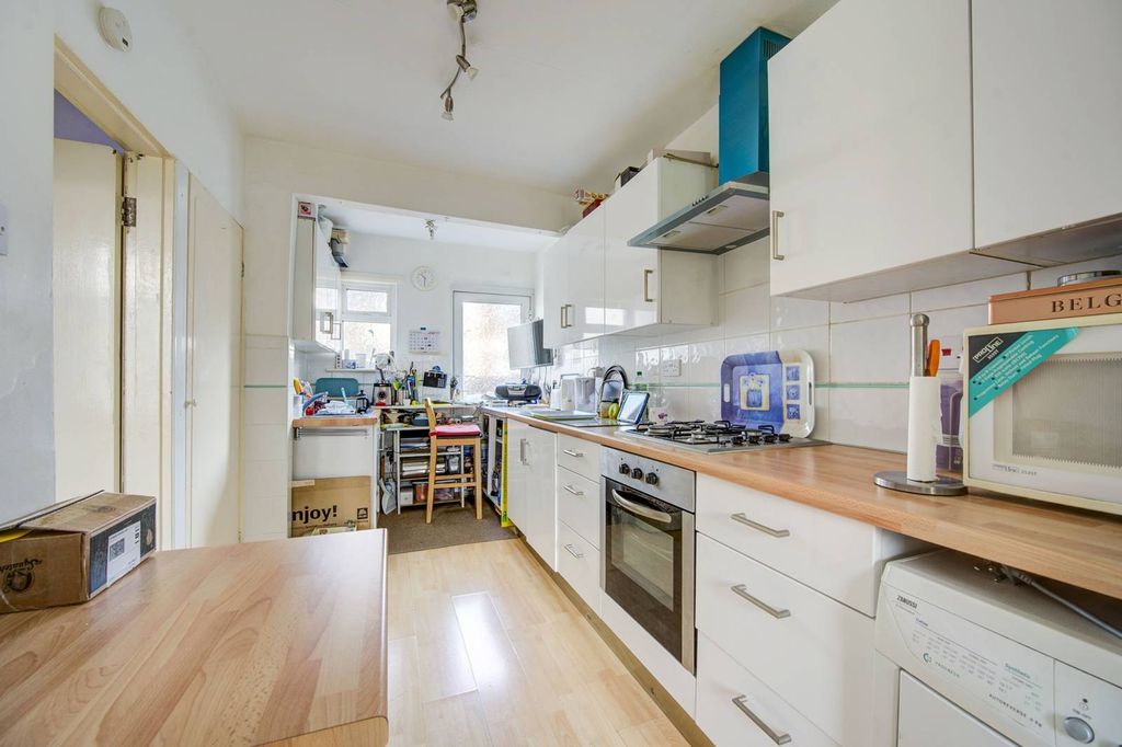 Property photo 2 of 6