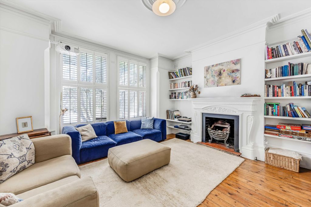 Property photo 2 of 19 Image