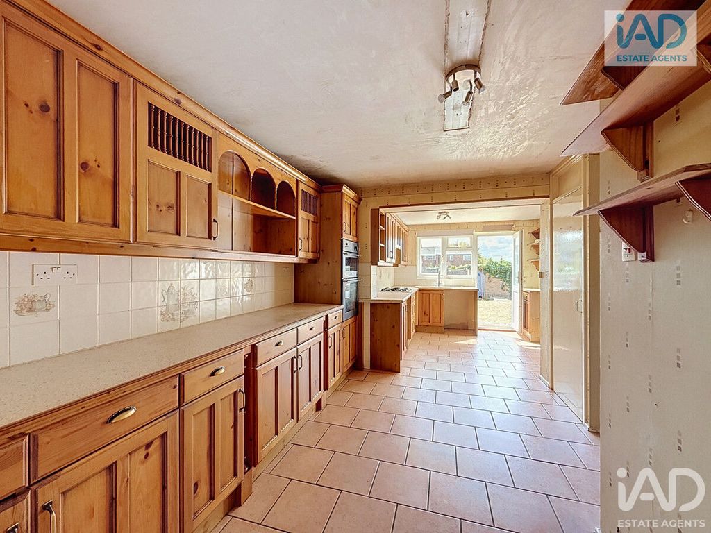Property photo 2 of 19
