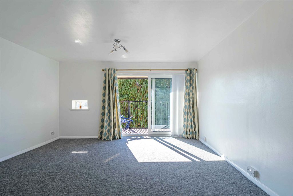 Property photo 3 of 11 Picture No. 20