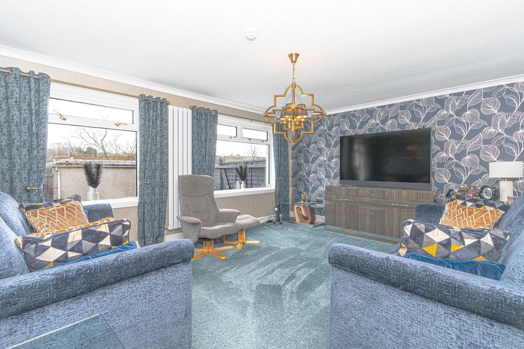 Property photo 3 of 24