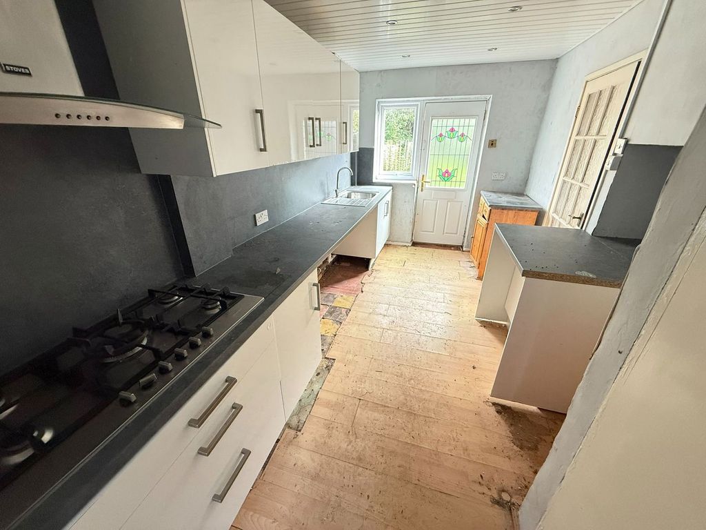 Property photo 3 of 14