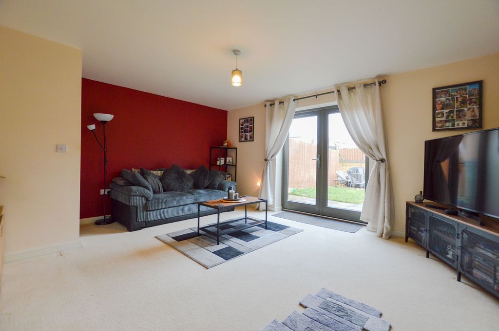 Property photo 3 of 16