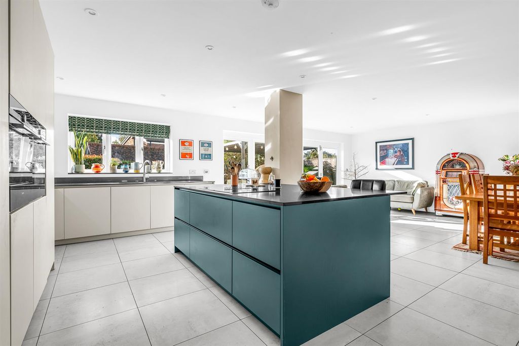 Property photo 3 of 28 Internal-7.Jpg