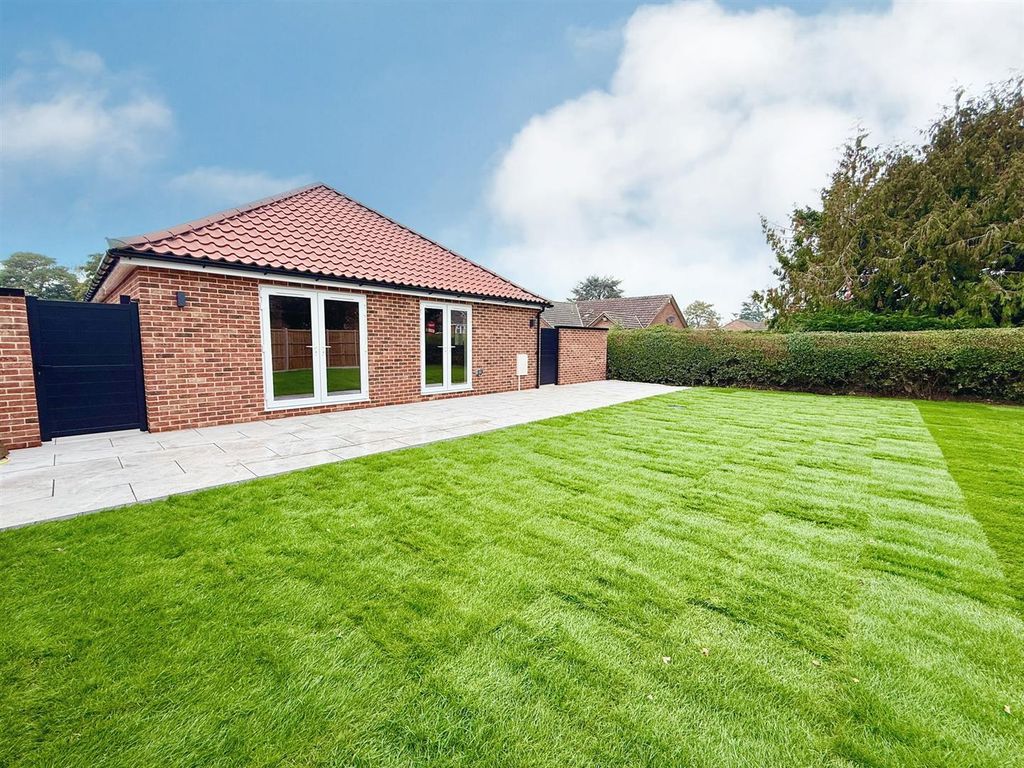 Property photo 3 of 19 Side Aspect And Garden