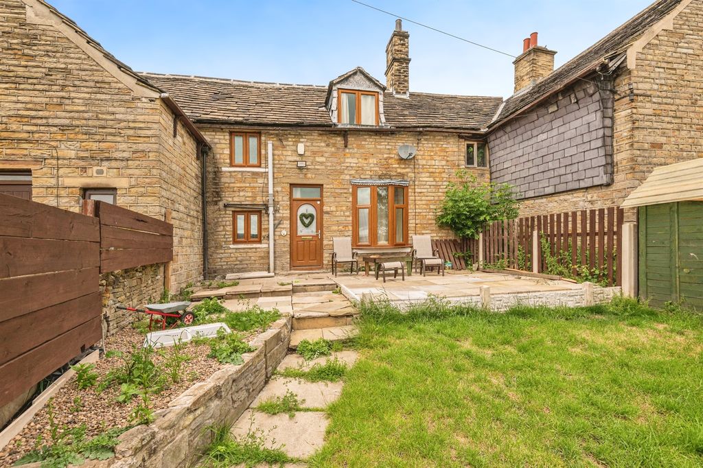 Property photo 1 of 18