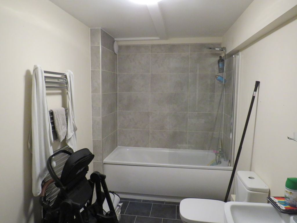 Additional image 7 of 2 bed flat to rentHigh Street, Newmarket CB8