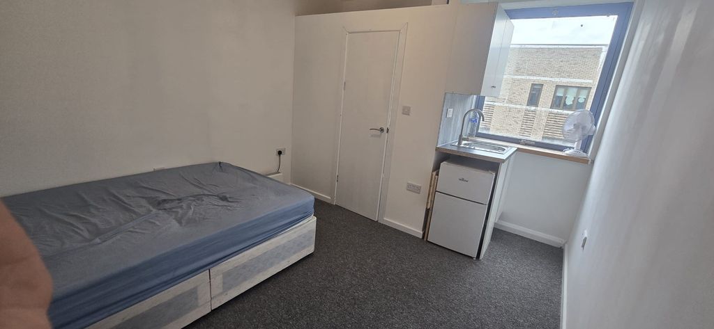 Property photo 1 of 4