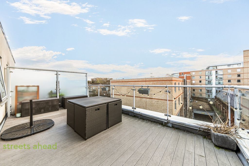 Property photo 1 of 15 1Fe659c0-1A6F-476...