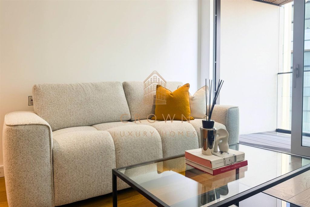 Property photo 2 of 19 Clgp-10502Staged (2).Jpg