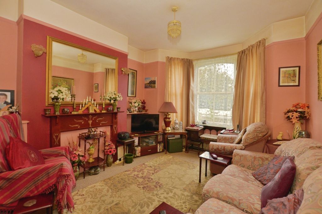 Property photo 2 of 17 Living Room