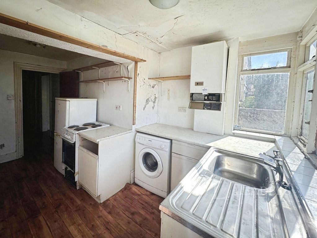 Property photo 3 of 7 Pbox-Img.Jpg
