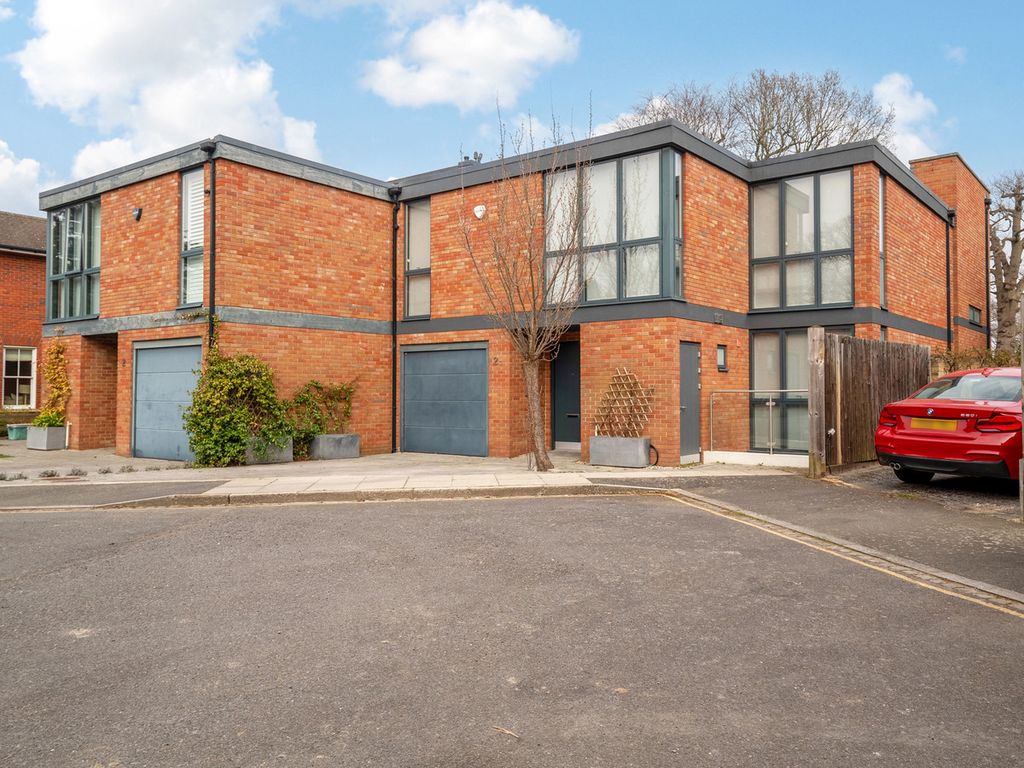 Property photo 2 of 33
