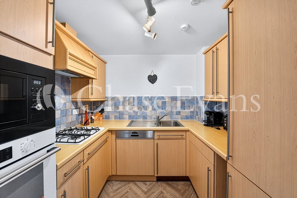 Property photo 2 of 12 Kitchen