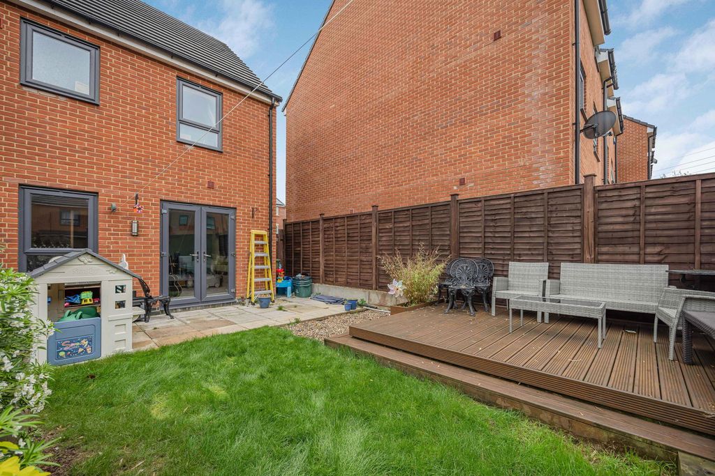 Property photo 2 of 13