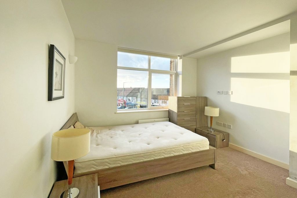 Property photo 3 of 5 Bedroom